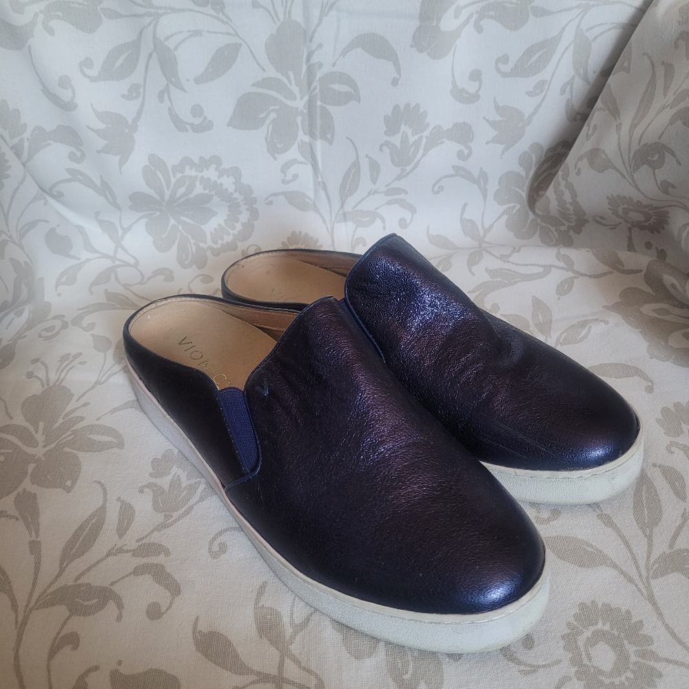 Vionic Womens Slip-On Leather Shoes - Metallic Blue Size 8.5
